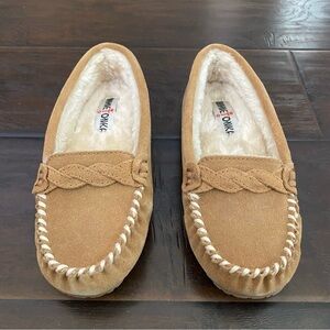 Minnetonka Women's Vivian Cinnamon Color Furry Inside Comfortable Slipper Size 6
